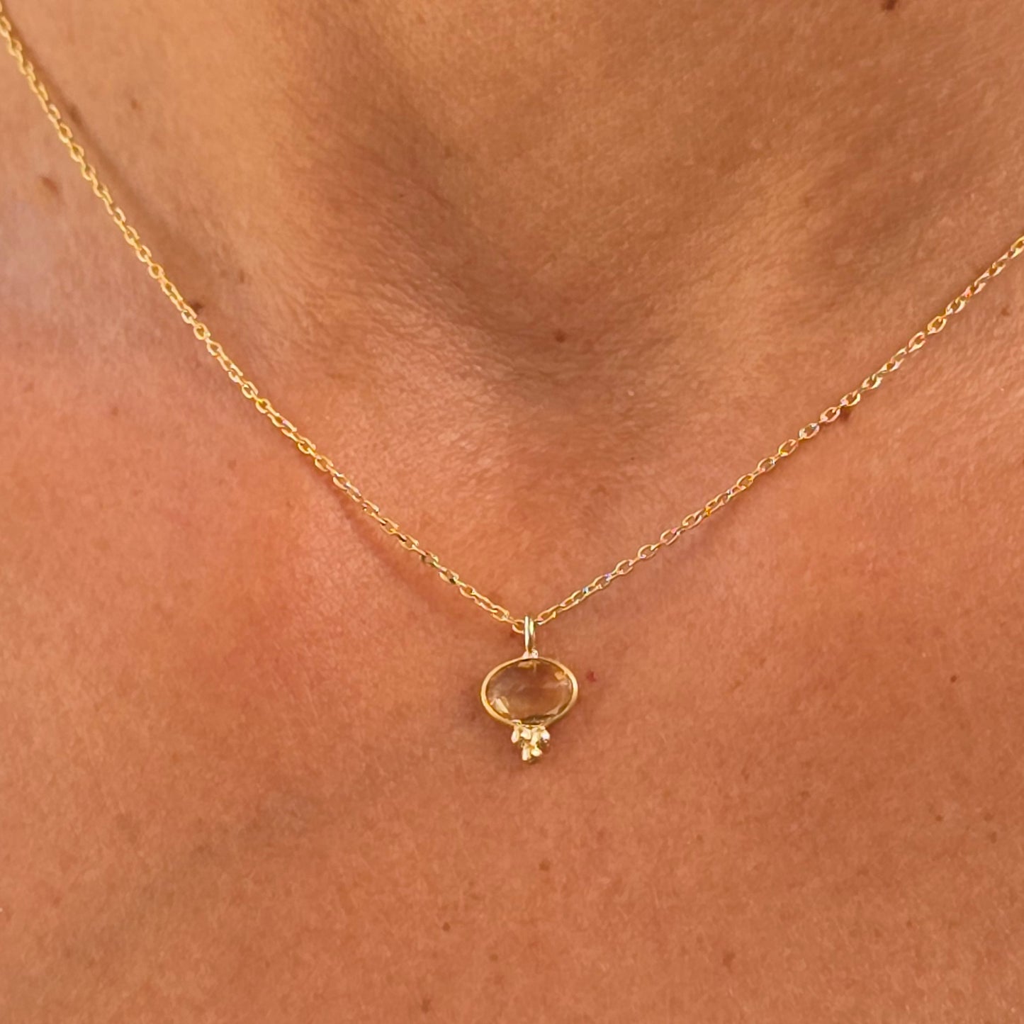 שרשרת קרן אור