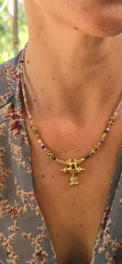 שרשרת מנטרה בוקס