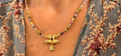 שרשרת מנטרה בוקס