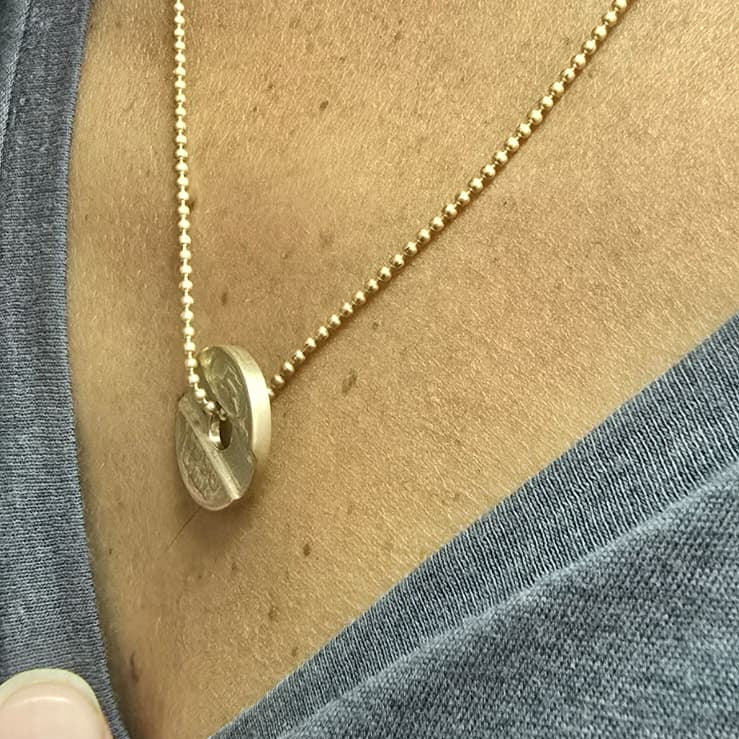 שרשרת אסימון מוזהבת
